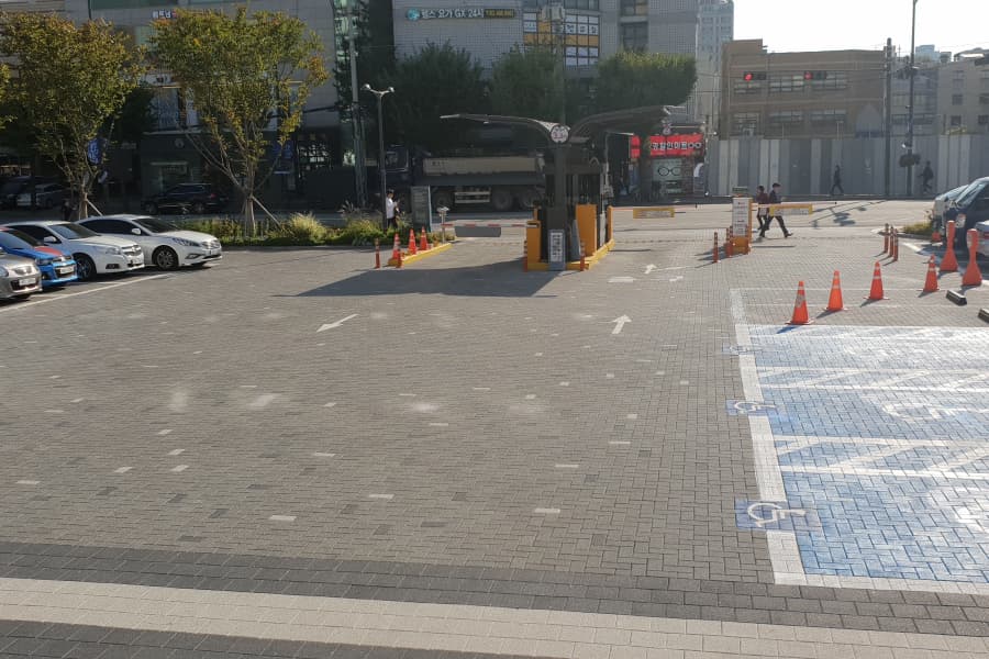 강동구청 제2청사 주차장