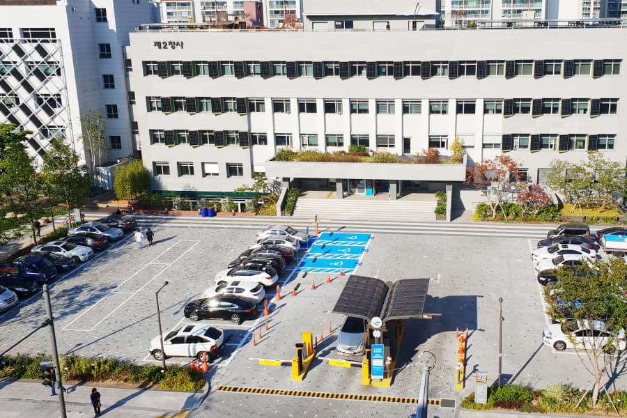 강동구청 제2청사 주차장